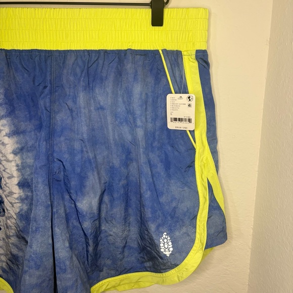 NWT FP Movement Long Shot Printed Logo Shorts in Shiburi Buti Blue Combo size L - Picture 5 of 15